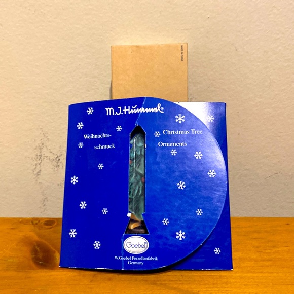 Vintage Hummel Porcelain 2001 Joyful Recital Star Shaped Angel Ornament #1718 - Picture 3 of 8